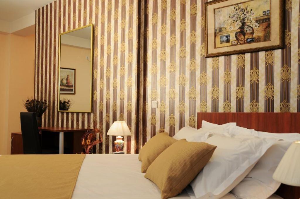 Hotel Royal Скопье Номер фото